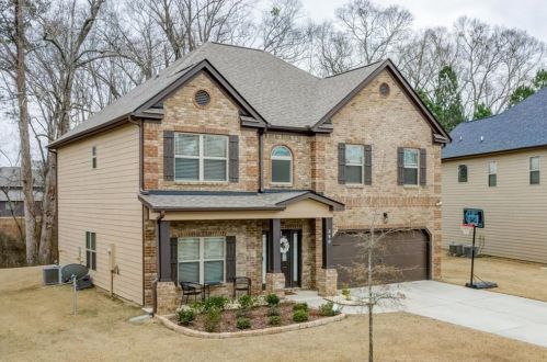 250 Misty Grove Dr, Loganville, GA 30052-6628