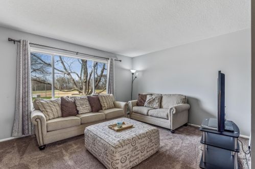 3940 Beryl Rd, Saint Paul MN  55122-1615 exterior