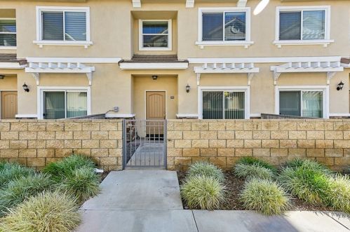 4829 Sapphire Way, Cypress, CA 90630-3769