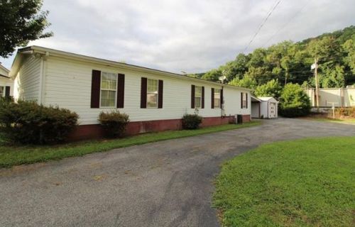 835 Park Ave, Danville WV  25053-9032 exterior