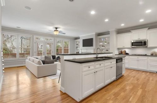 1255 Brickton Dr, Atlanta, GA 30318-2946