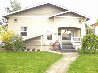 831 33rd Ave, Spokane WA  99203-3129 exterior