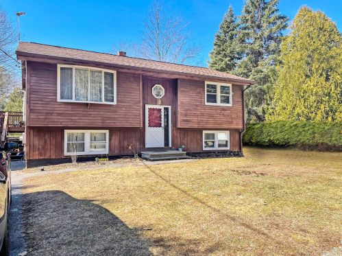 46 Wing St, Lisbon, ME 04252-1444