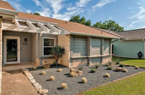 5902 Cannon Mountain Dr, Austin, TX 78749-2803