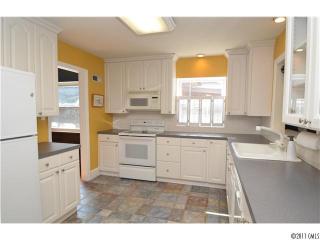 2309 Arnold Dr, Charlotte, NC 28205-3819