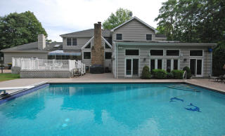8 Sunny Slope Dr, Warren, NJ 07059-7140