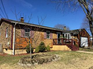 77 Coventry Dr, Coventry, RI 02816-5958