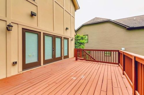31 Honour Cir, Atlanta GA  30305-1121 exterior