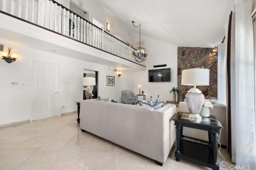1851 Greenbriar Rd, Glendale CA  91207-1064 exterior