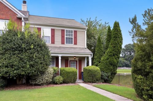 1717 Stanwood Dr, Kennesaw, GA 30152-7671