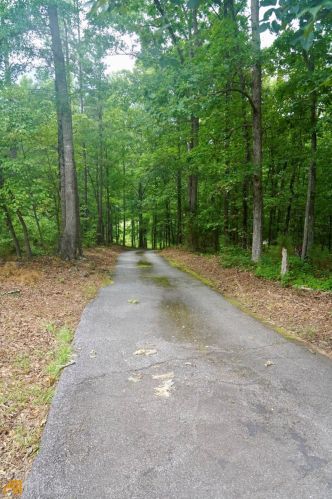440 Burg Rd, Locust Grove, GA 30248-4001