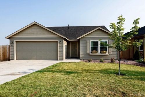 754 Green Forest Cir, Eagle Crest, OR 97756-1528