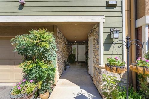 12402 Paradise Creek Ln, Fair Oaks, CA 95628-2530