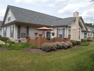1713 Golf Course Dr, Washington, PA 15301-2854