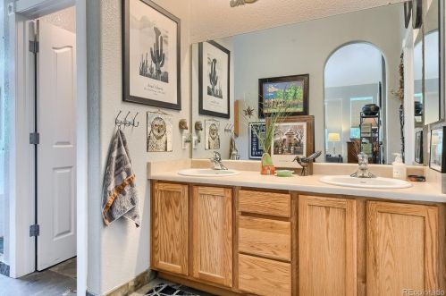 24013 Moraine Pl, Aurora CO 80016-1352 exterior