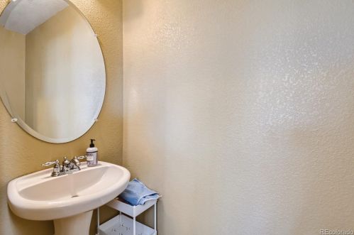 600 Norfolk Way, Aurora CO 80011-4553 exterior