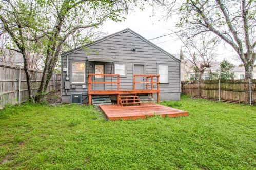 2516 Ryan Ave, Fort Worth TX  76110-2525 exterior