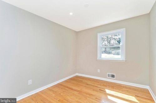 908 Devere Dr, Silver Spring MD 20903-1625 exterior