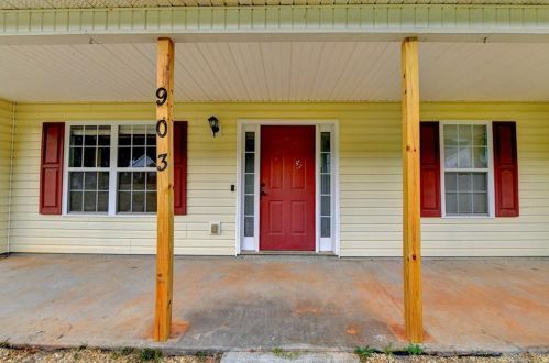 903 Lopez Ln, Monroe, GA 30655-8490