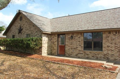 94 Edgewood Dr, Van Vleck, TX 77482-6223