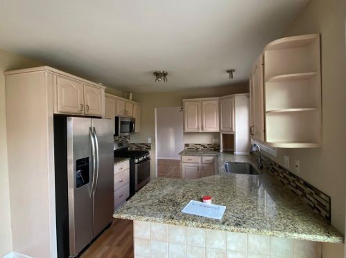 43 Pheasant Rd, Matteson, IL 60443-1020