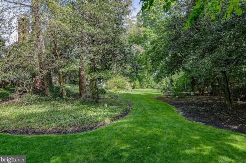 585 Warwick Rd, Haddonfield NJ 08033-3845 exterior