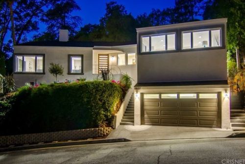 1607 Puebla Dr, Glendale CA  91207-1230 exterior