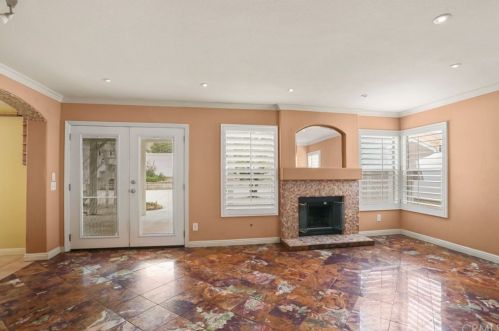 8623 Mesa Oak Dr, Riverside CA  92508-3123 exterior