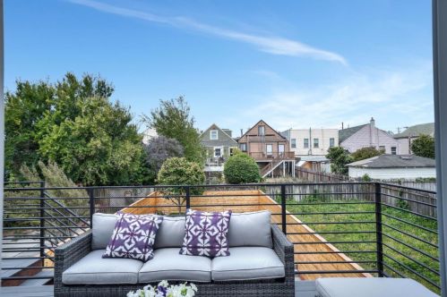 260 Girard St, San Francisco CA 94134-2110 exterior