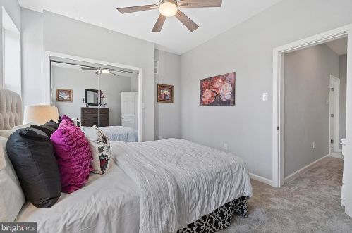 609 61 St, Philadelphia PA 19142-3402 exterior