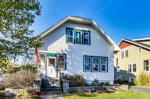 208 Edward St, Mount Prospect, IL 60056-3416