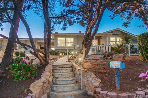 8042 Sterling Dr, El Cajon, CA 92021-1719