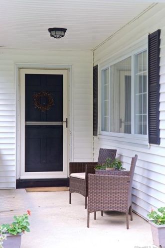 36 Esquire Rd, Norwalk, CT 06851-2223
