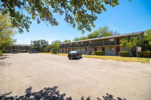 806 13th St, Georgetown, TX 78626-7000