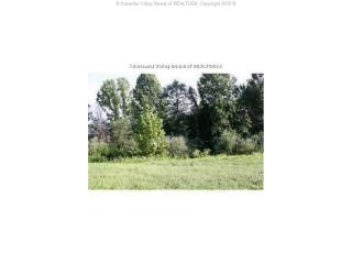 1045 Crestmont Rd, Hurricane, WV 25526-7403