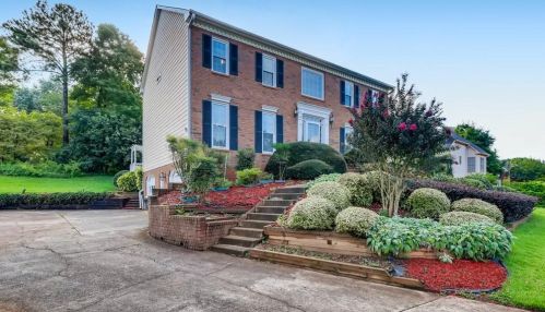 1502 Oakmoor Pl, Marietta, GA 30062-2744