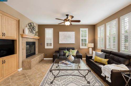 325 Adelaide Hills Ct, San Ramon, CA 94582-2894