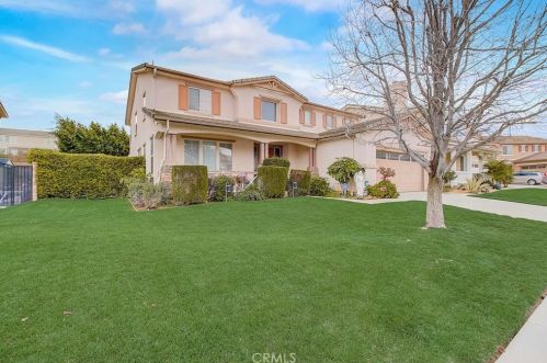 1024 King Palm Dr, Simi Valley, CA 93065-7214