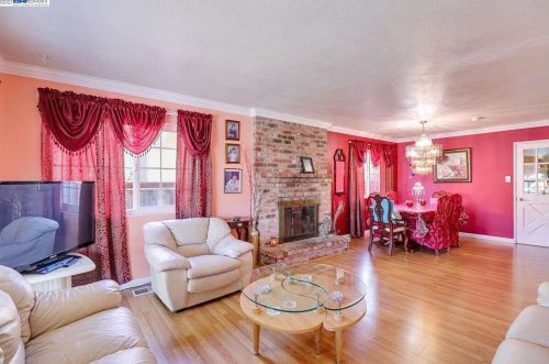 762 Portola Dr, San Leandro, CA 94578-4049