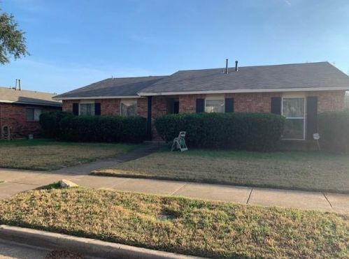 7030 Cloverglen Dr, Dallas, TX 75249-1432