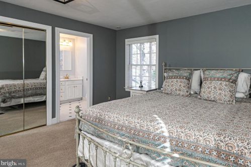 10 Alta Vista Dr, Princeton NJ  08540-7406 exterior