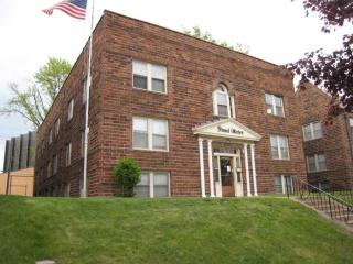 1319 Grand Ave, Saint Paul MN  55105-2684 exterior