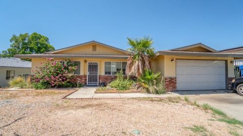 11705 Ambrosio Dr, Desert Hot Springs, CA 92240-3324