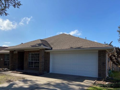 1404 Helmsley Dr, Richmond TX  77471-6132 exterior