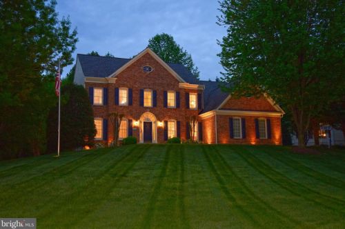 1181 Broad Creek Pl, Herndon, VA 20170-2485