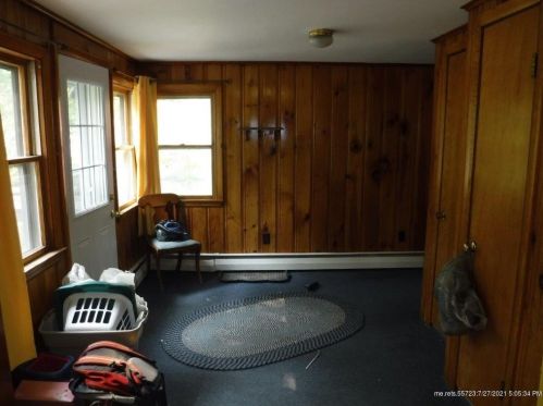 41 Fourth St, Mexico, ME 04257-1736