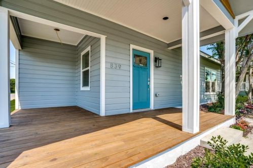 839 Edgefield Ave, Dallas TX  75208-3618 exterior