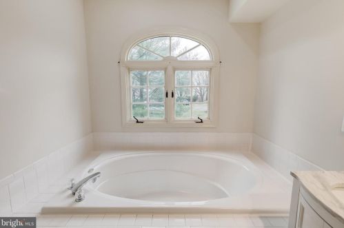 8731 Stone Hl Pl, Springfield VA  22153-1718 exterior