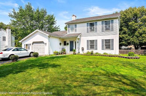 3 Holly Hill Ct, Jackson Twp, NJ 08527-1757