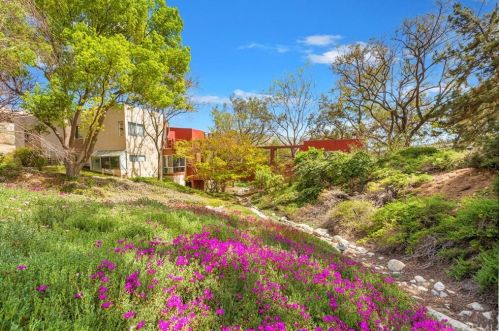 2025 Mt Vernon Ave, Riverside CA  92507-2528 exterior